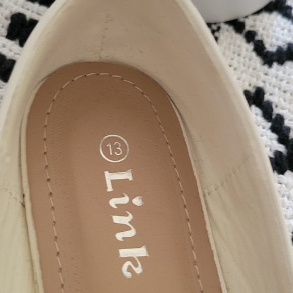 Ballerina White Flats - Picture 2 of 2